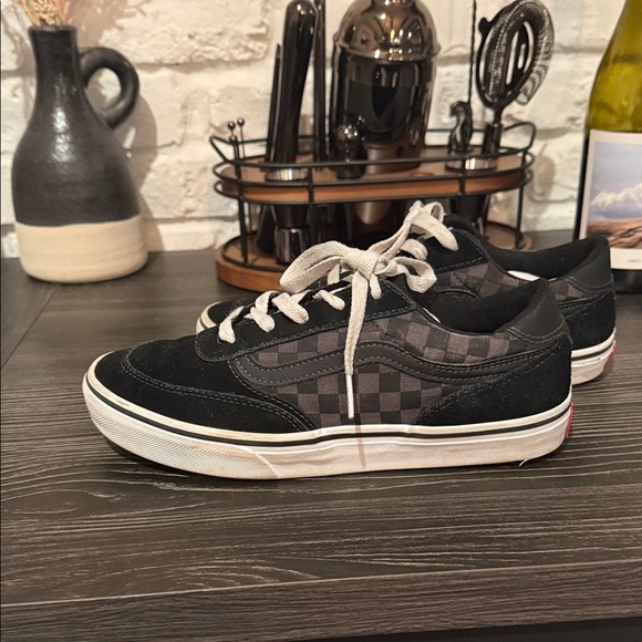 Vans kids Black and White Lace-Up Sneakers - Picture 2 of 8